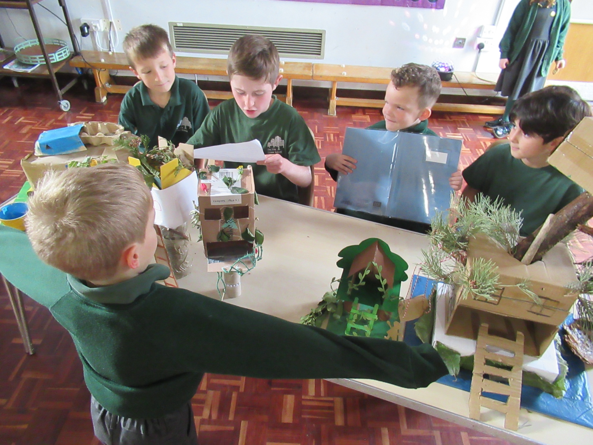Year 3, Presenting their treehpuses