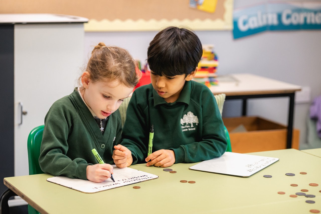 Learning partners in a maths lesson